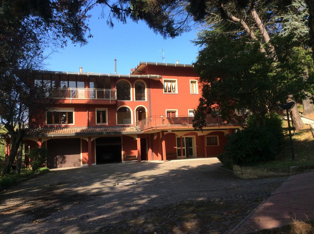 Montalto Pavese 新月农庄酒店 外观 照片