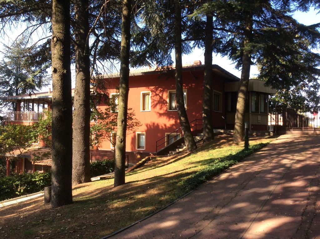 Montalto Pavese 新月农庄酒店 外观 照片
